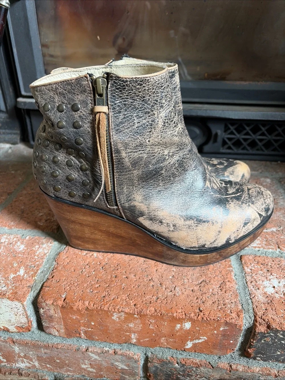 Bedstu Ghent wedge leather booties ankle boot studded side zip size 11